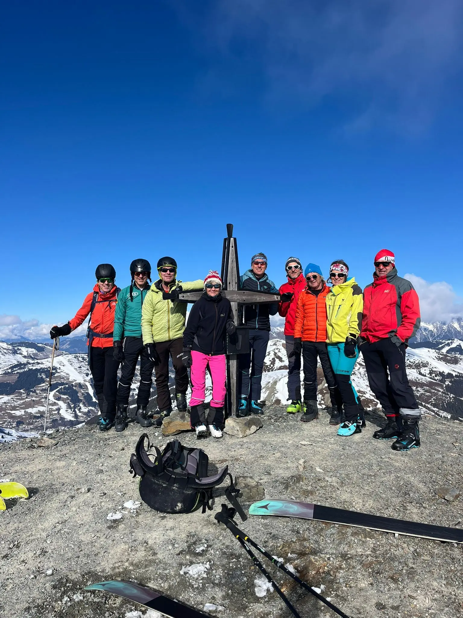 Sportlich ging es zum Hochkogel – Gipfelglück und traumhaftes Rundum-Bergpanorama  | © DAV Tittmoning