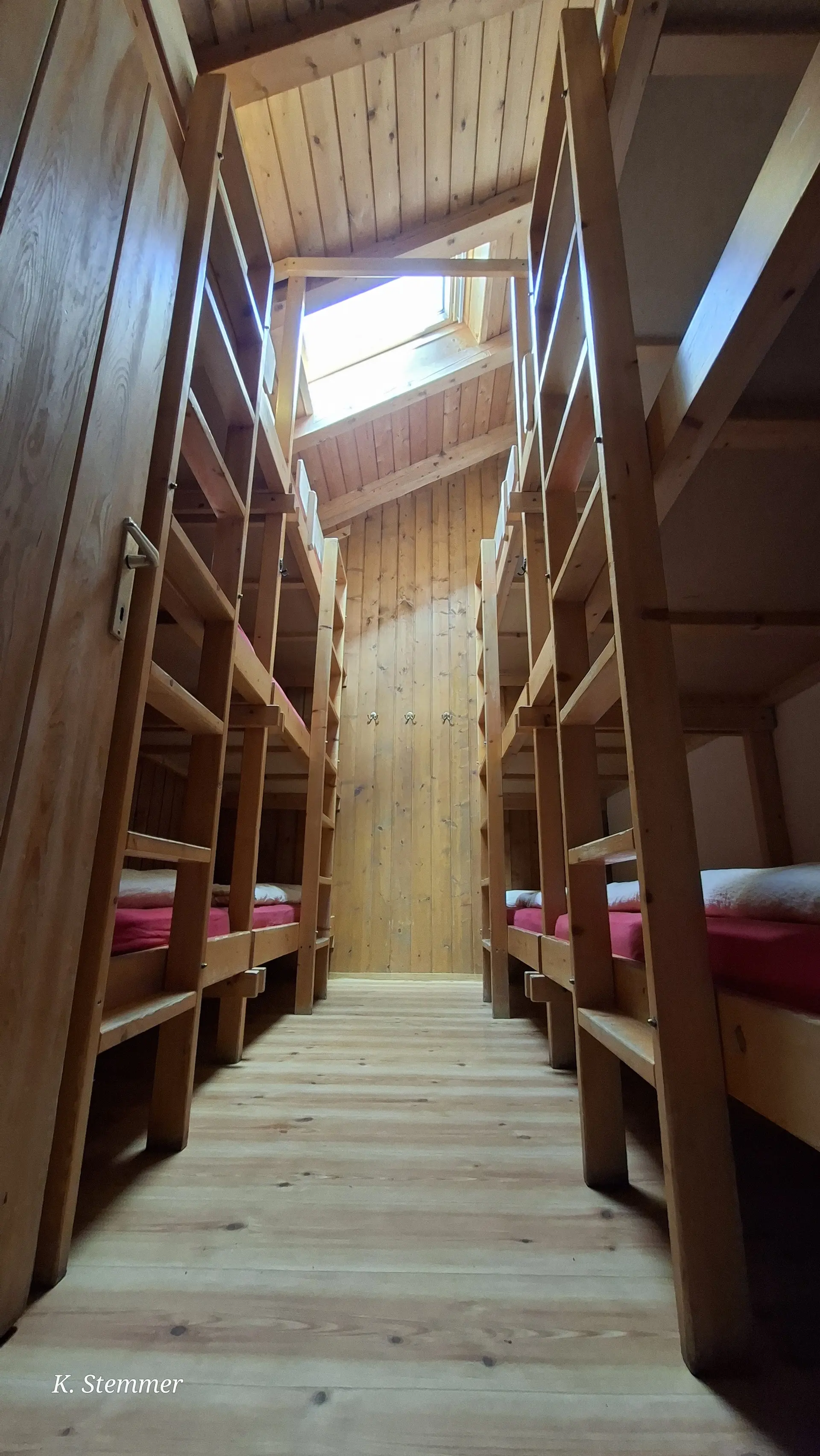 Dreistockbetten auf der Puezhütte | © DAV Tittmoning / Kurt Stemmer