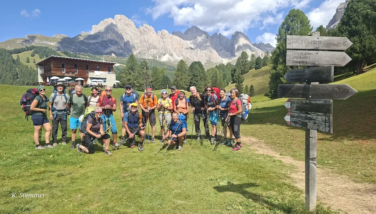 vor der Juac Hütte | © DAV Tittmoning / Kurt Stemmer